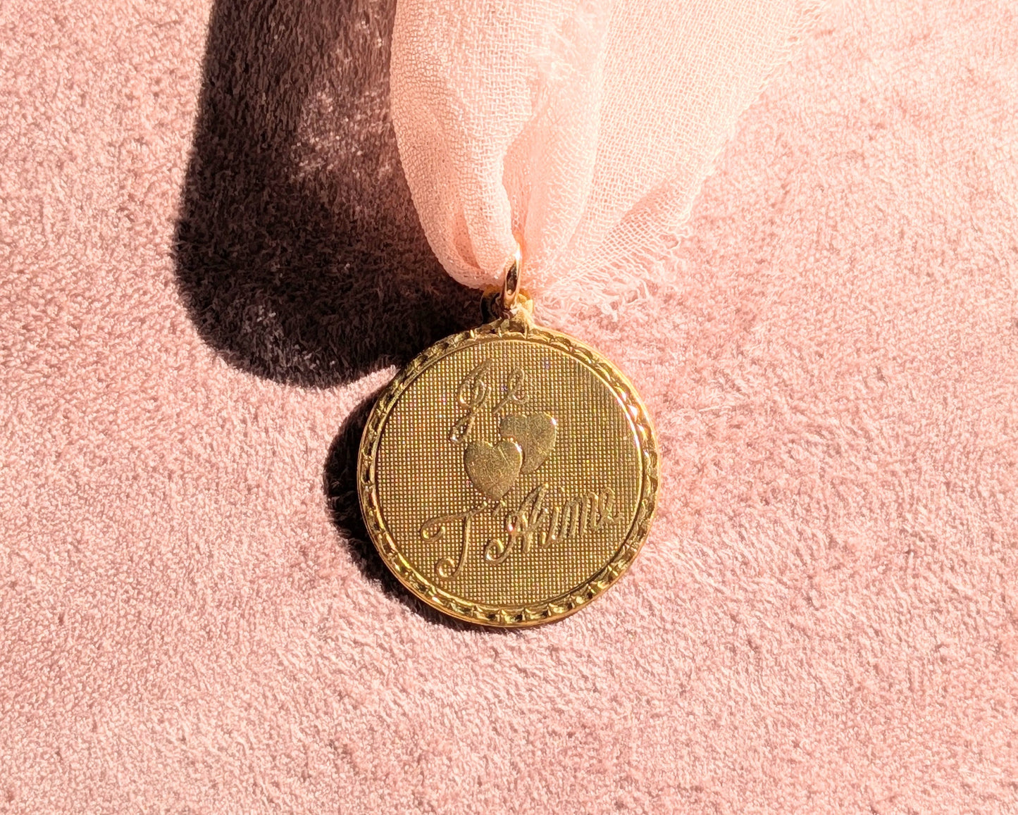 Je T'Aime Medallion