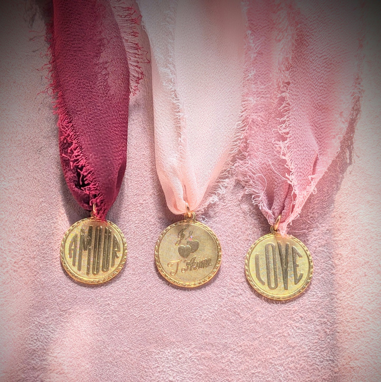 Amour Medallion